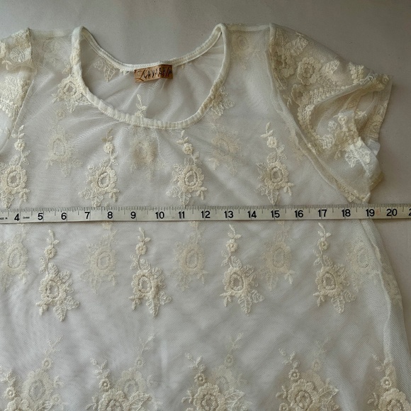 Lavish Ivory Lace Short Sleeve Scoop Neck Overlay Women's Top - Women's Medium - Picture 5 of 6